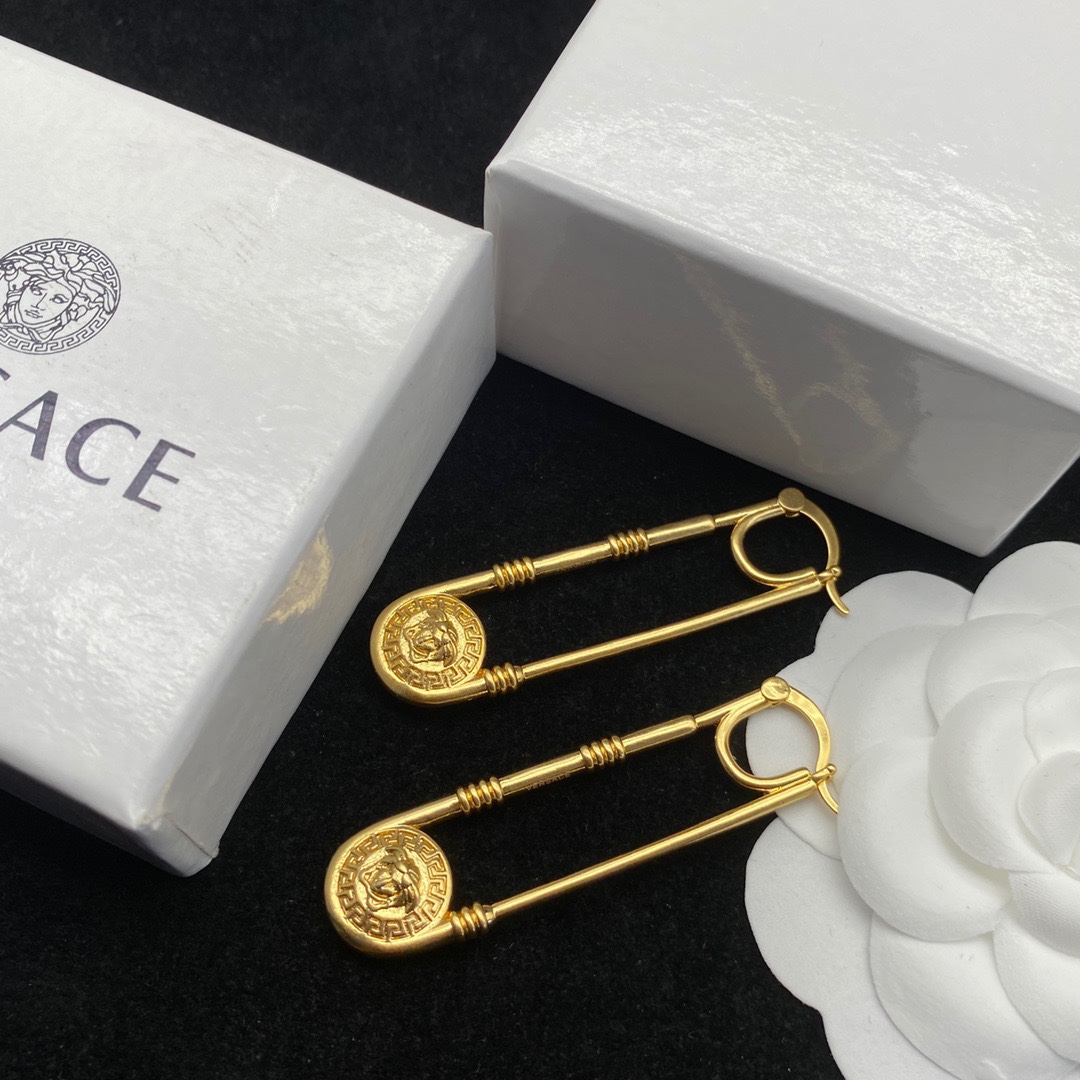 Versace Medusa Earrings - DesignerGu