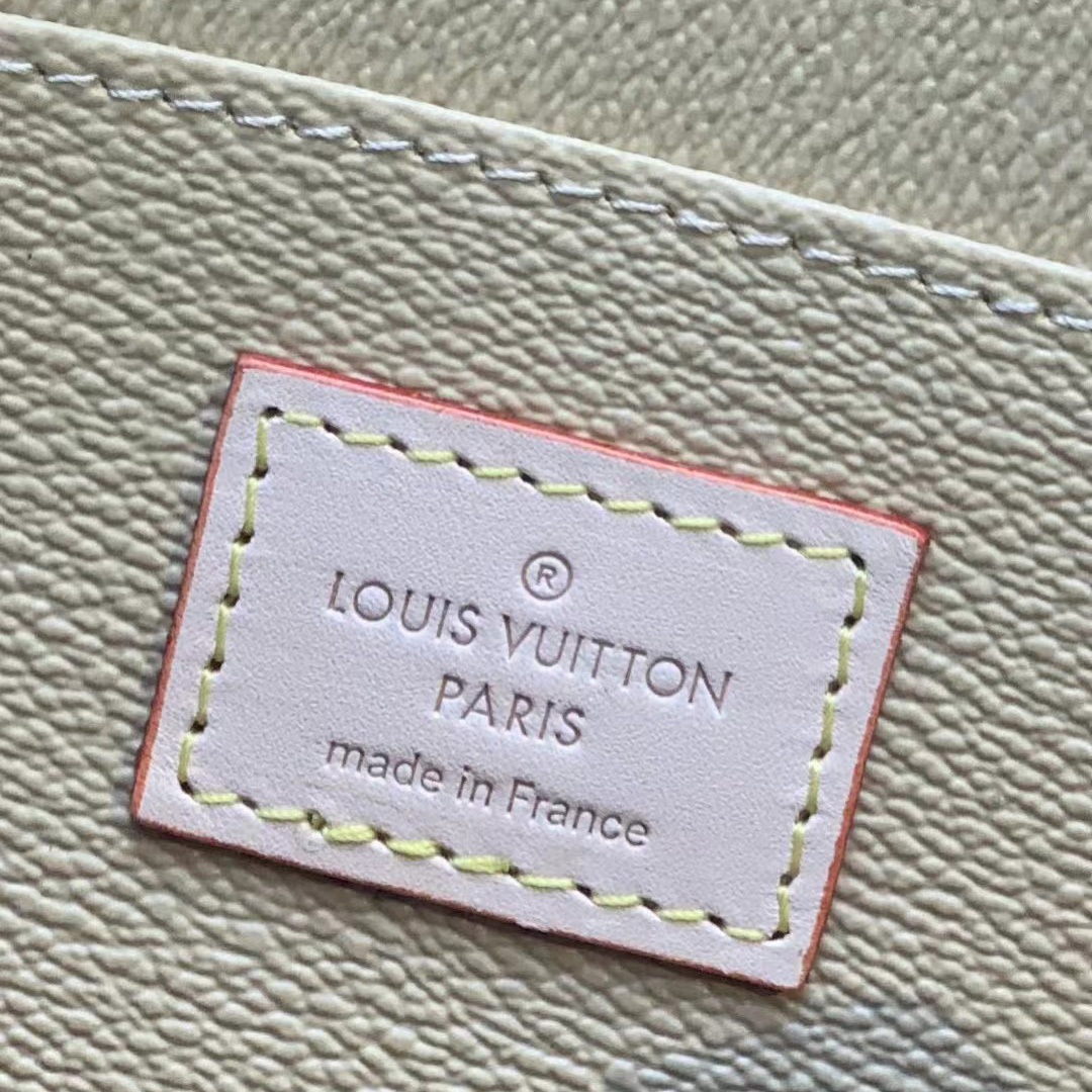 Louis Vuitton Cosmetic Pouch GM (24-17-16cm)   M47353 - DesignerGu