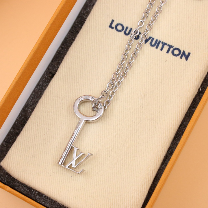 Louis Vuitton LV Key Pendant     M00678 - DesignerGu