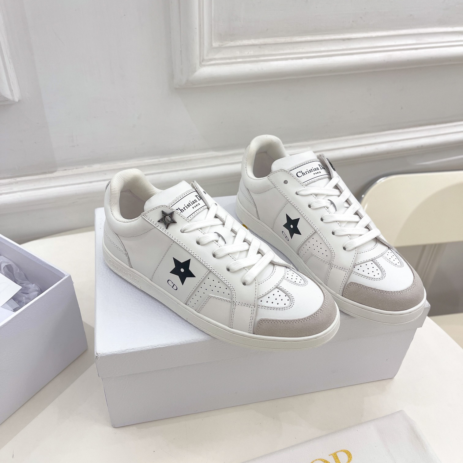 Dior Star Sneaker  - DesignerGu