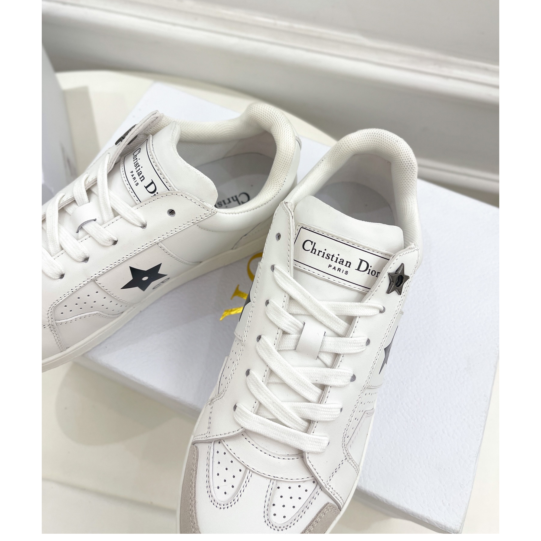 Dior Star Sneaker  - DesignerGu