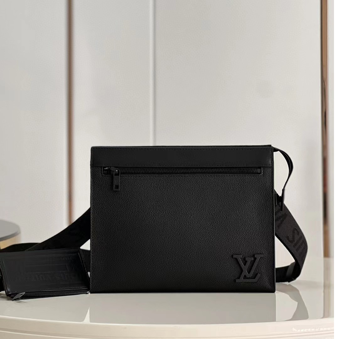 Louis Vuitton Messenger Voyage(28-21-6cm)    M59329 - DesignerGu