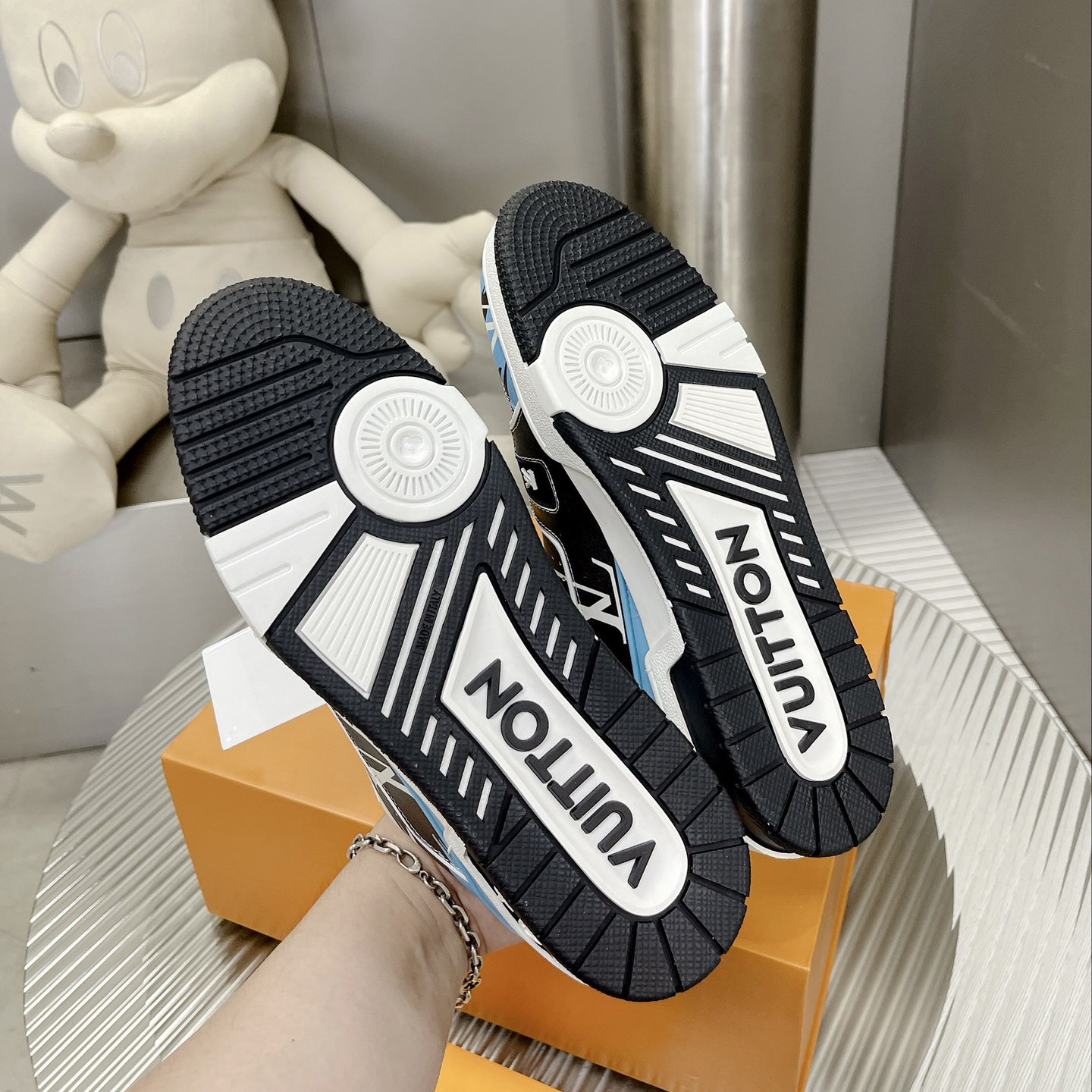 Louis Vuitton LV  Trainer Sneaker     1AA375 - DesignerGu