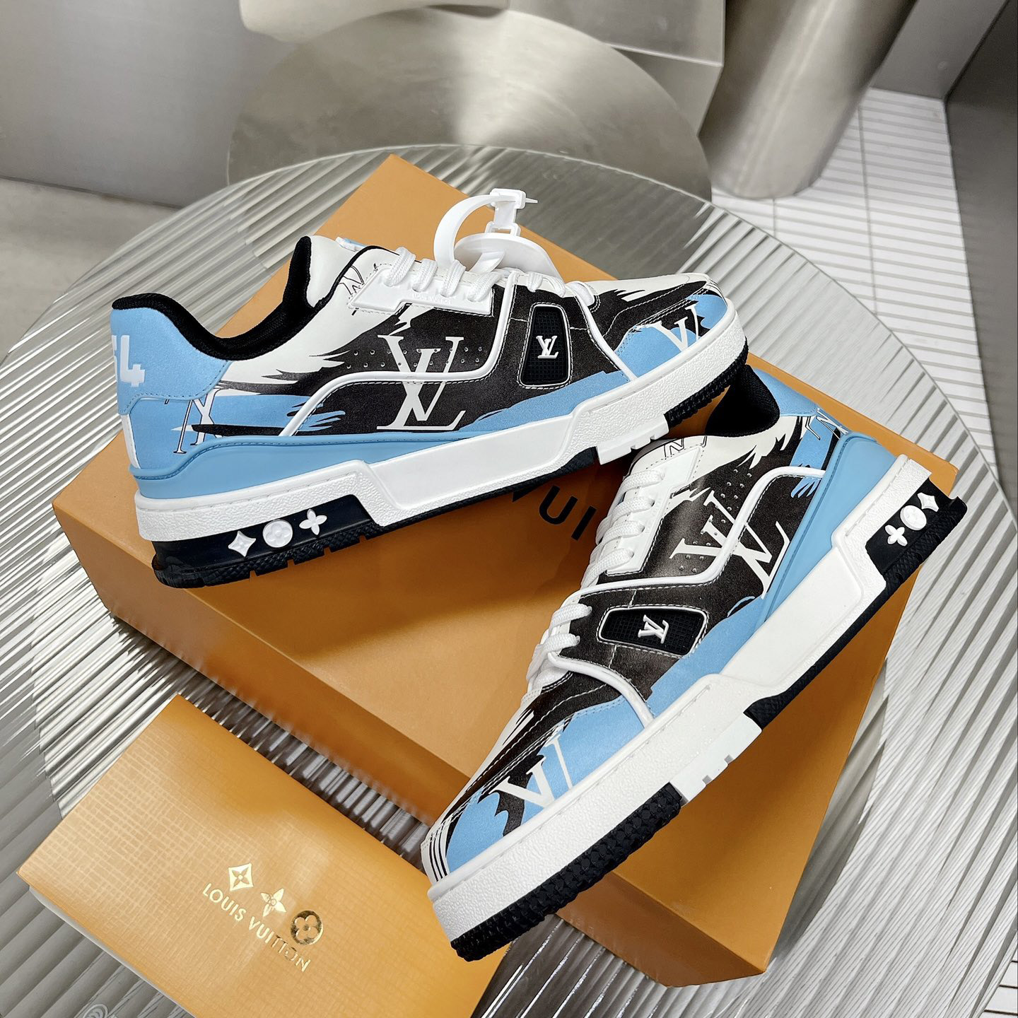 Louis Vuitton LV  Trainer Sneaker     1AA375 - DesignerGu