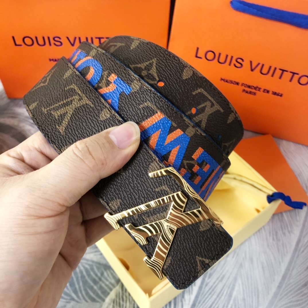 Louis Vuitton LV Pyramide Cities Exclusive 40MM Reversible Belt—New York - DesignerGu