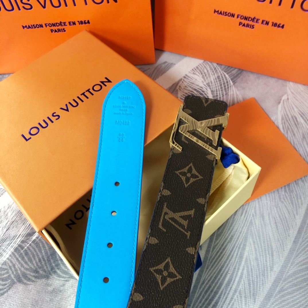 Louis Vuitton LV Pyramide Cities Exclusive 40MM Reversible Belt—New York - DesignerGu