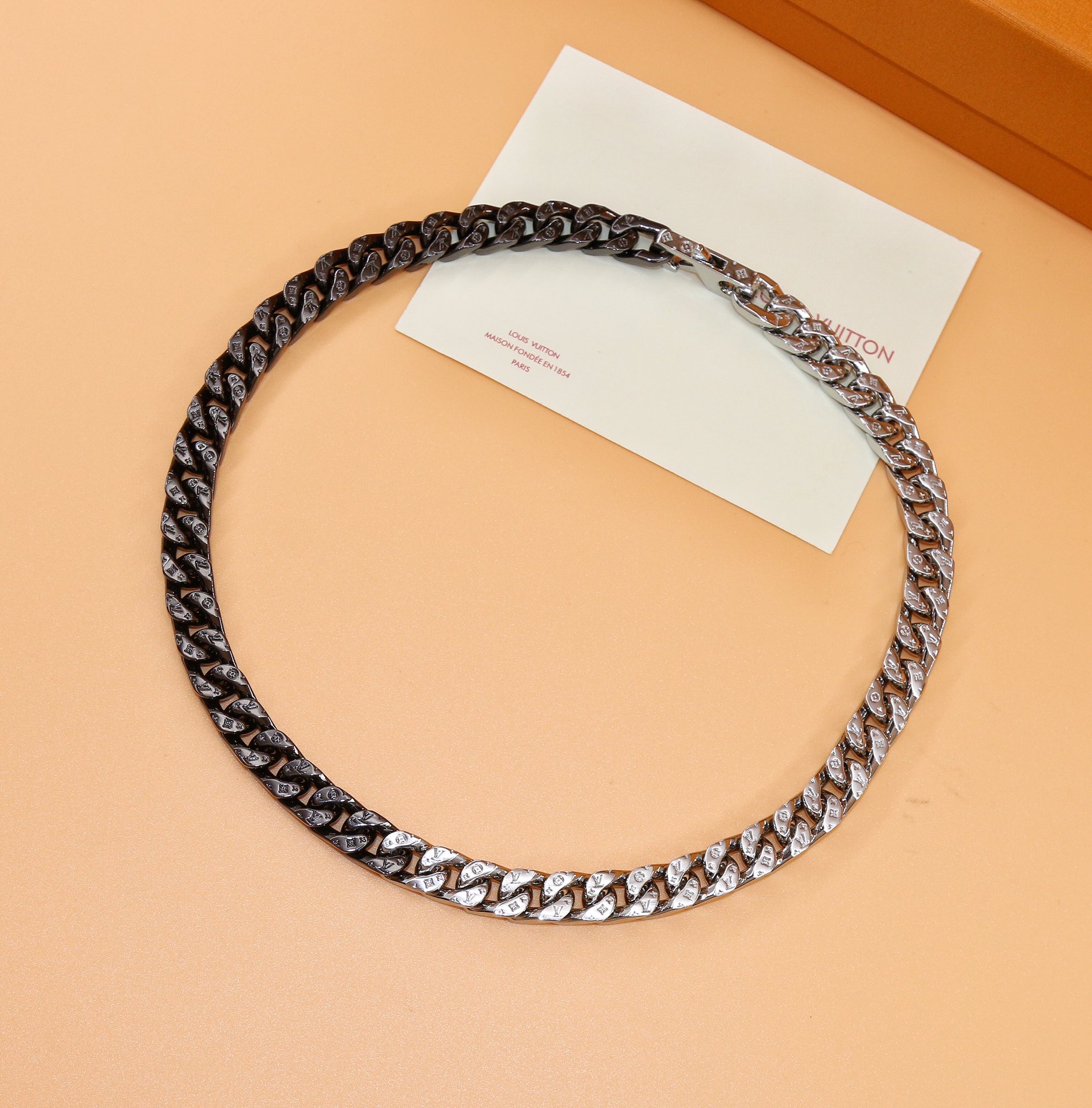 Louis Vuitton LV Chain Links Necklace   50cm    - DesignerGu