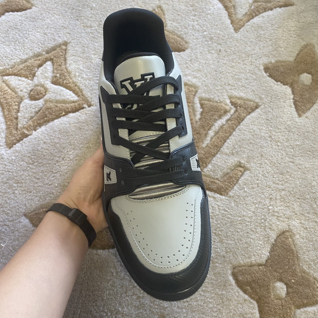 Louis Vuitton LV  Trainer Sneaker      - DesignerGu