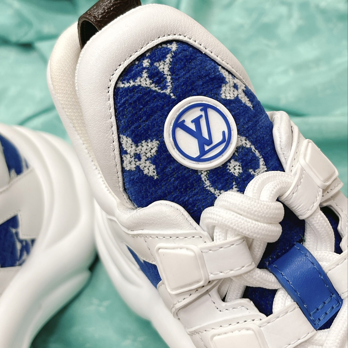 Louis Vuitton LV Archlight Sneaker     1AACTY - DesignerGu