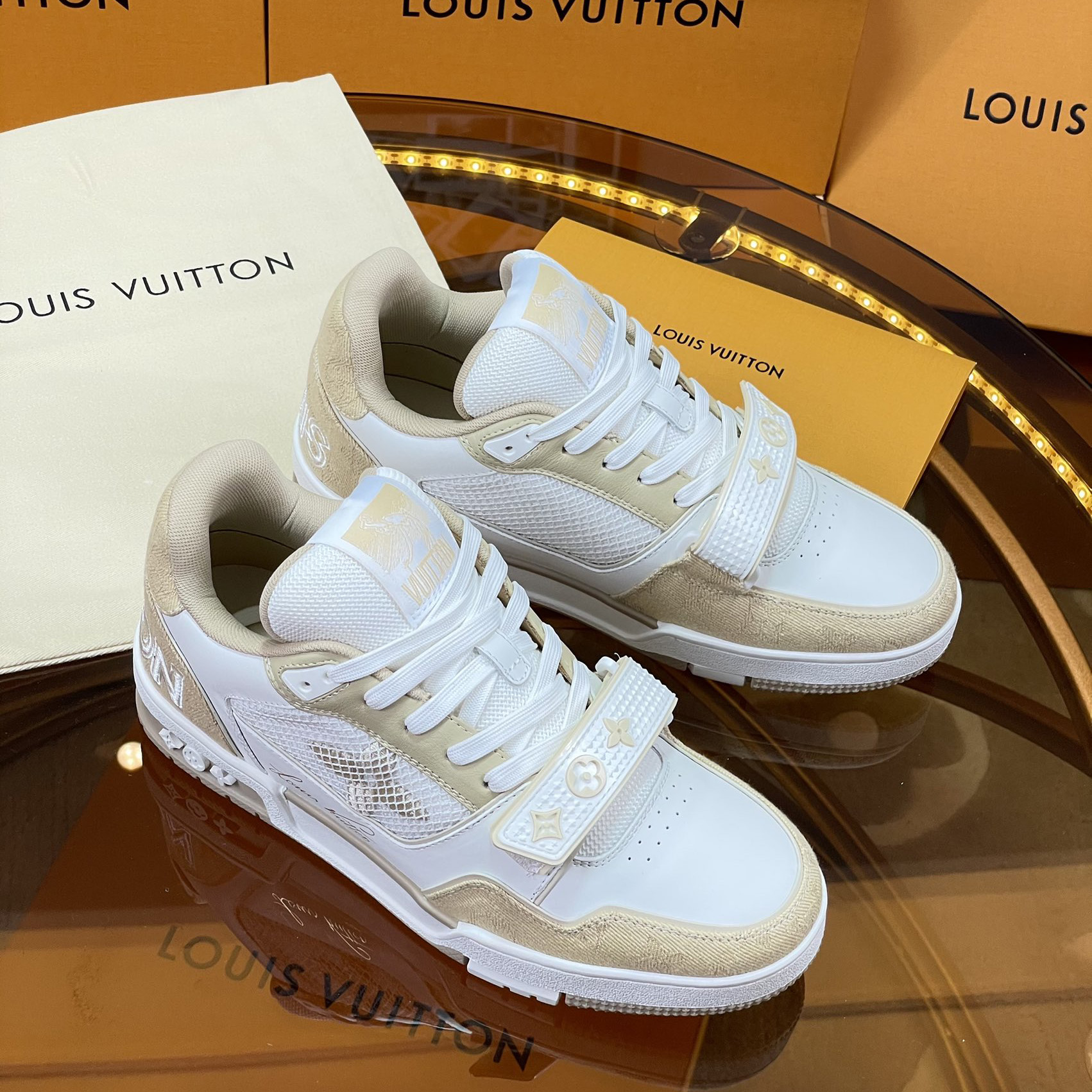 Louis Vuitton LV  Trainer Sneaker    1A9ZC7 - DesignerGu