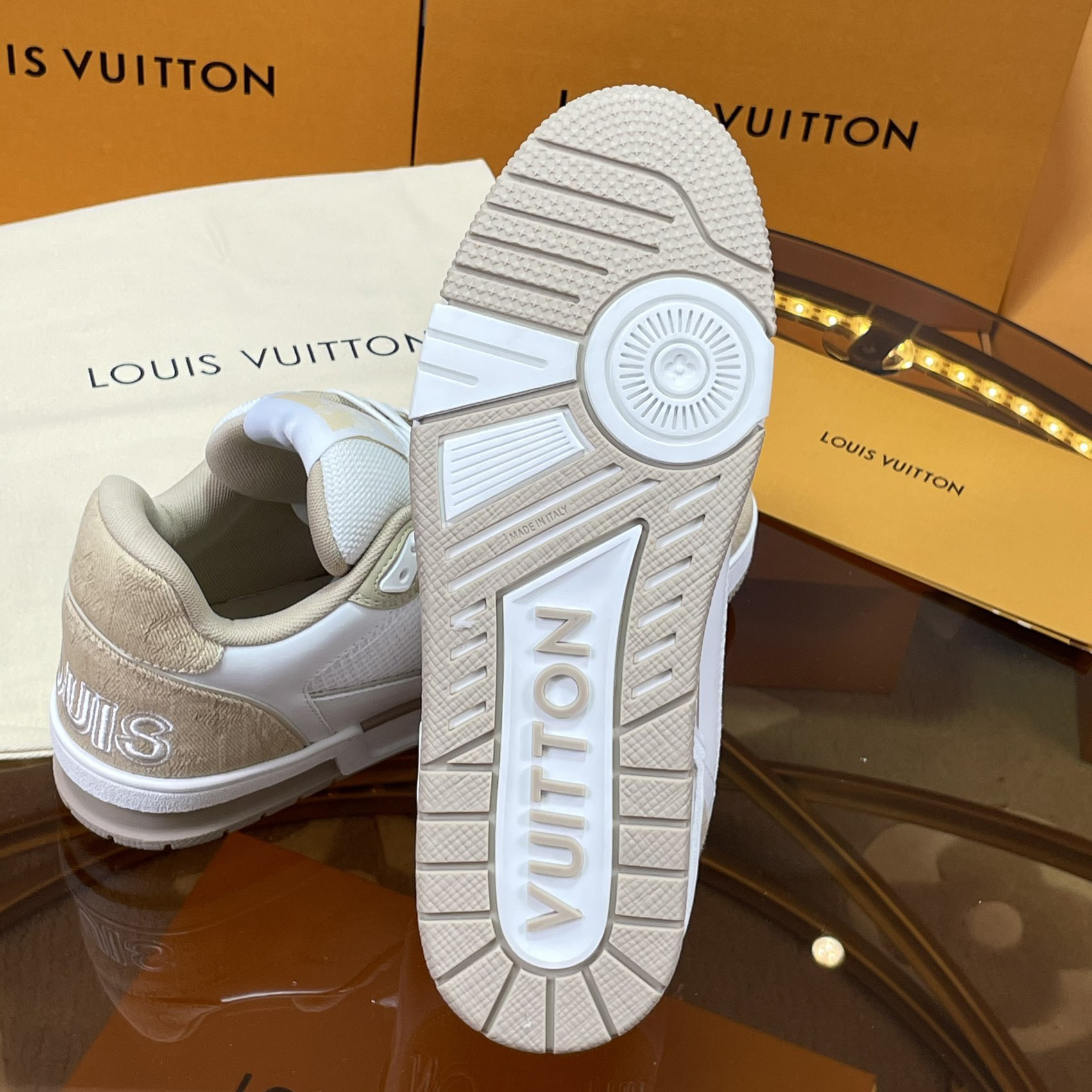 Louis Vuitton LV  Trainer Sneaker    1A9ZC7 - DesignerGu