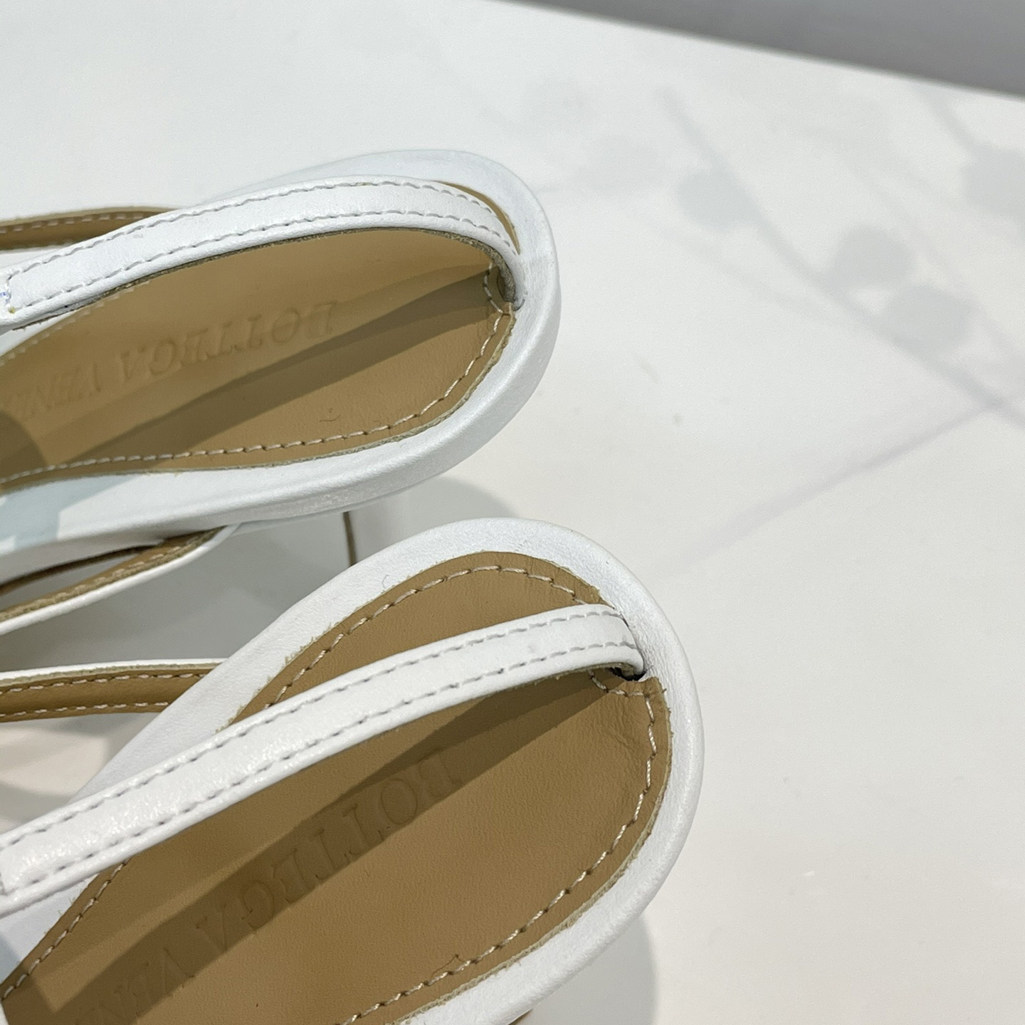 Bottega Veneta Stretch Leather Sandals In Optic White - DesignerGu