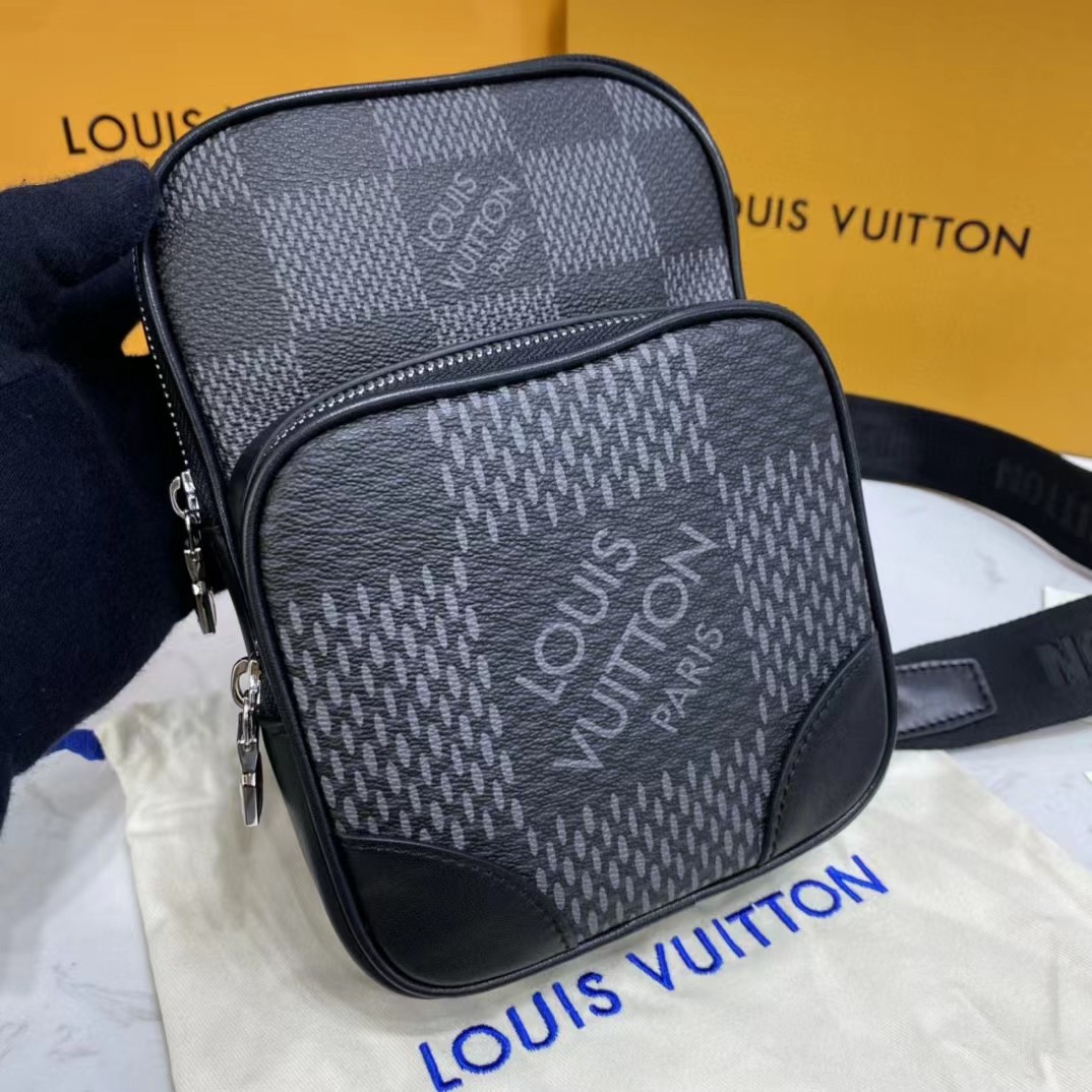 Louis Vuitton Amazone Sling Bag(17-21-6cm) - DesignerGu