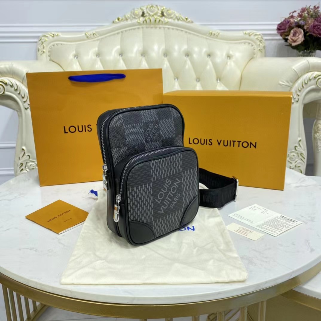 Louis Vuitton Amazone Sling Bag(17-21-6cm) - DesignerGu