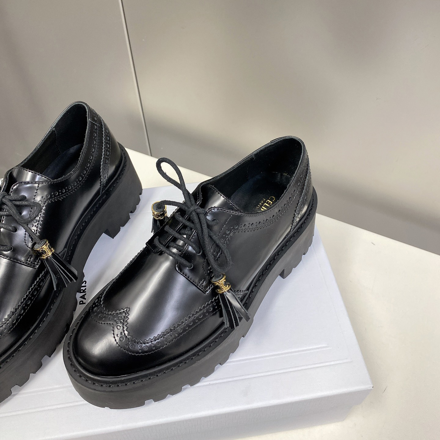 Celine Bulky Brogue Derby In Polished Bull - DesignerGu