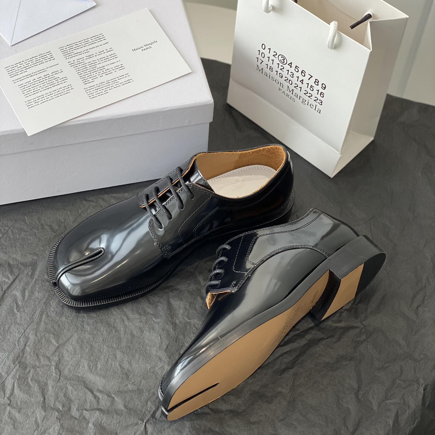 Maison Margiela Tabi Leather Brogues - DesignerGu