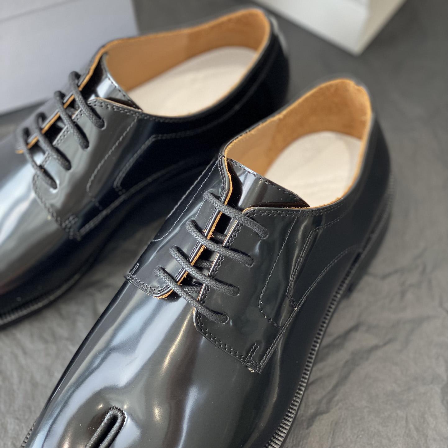 Maison Margiela Tabi Leather Brogues - DesignerGu