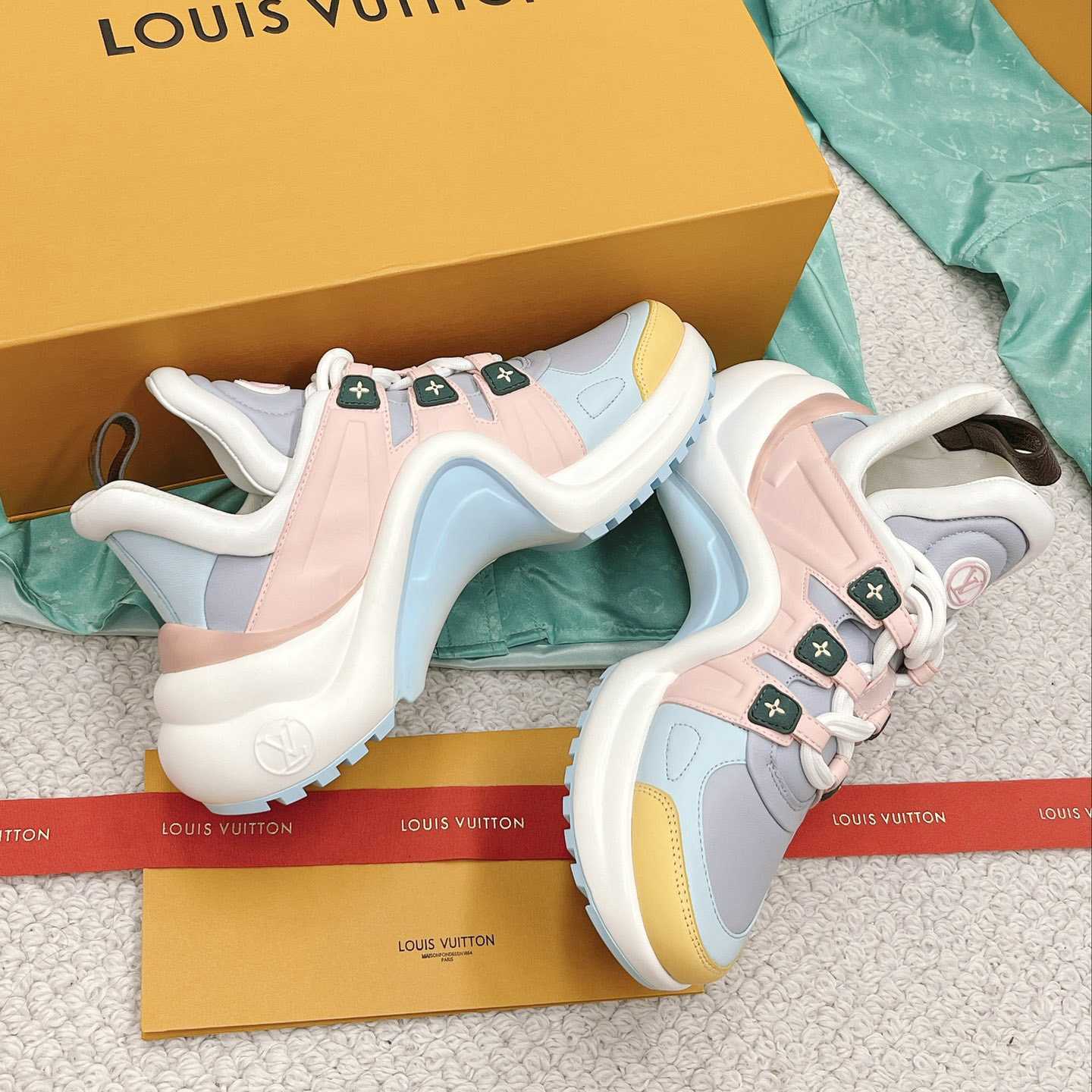 Louis Vuitton LV Archlight Sneaker        - DesignerGu