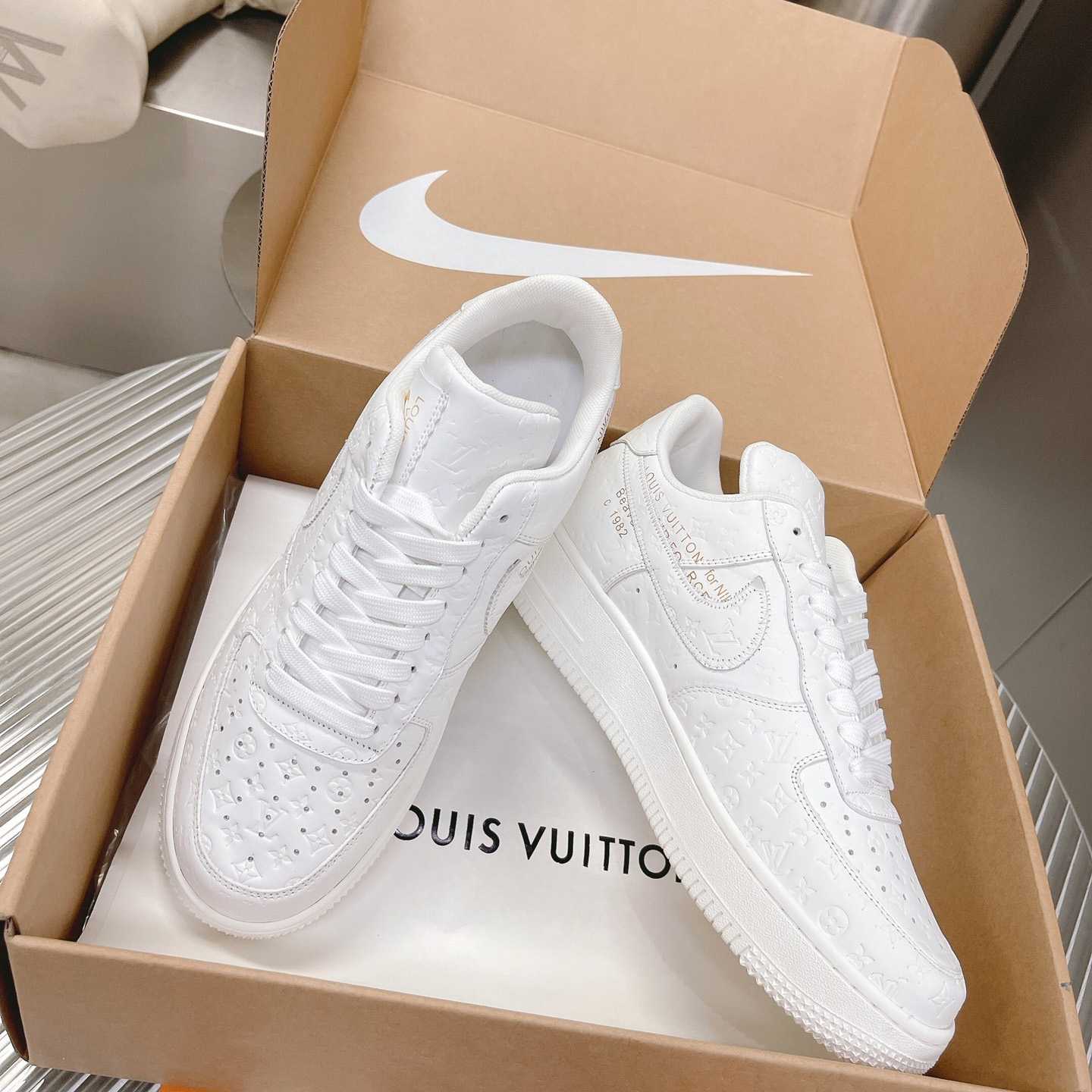 Louis Vuitton x Off-White x Nike Sneaker   （upon uk size） - DesignerGu