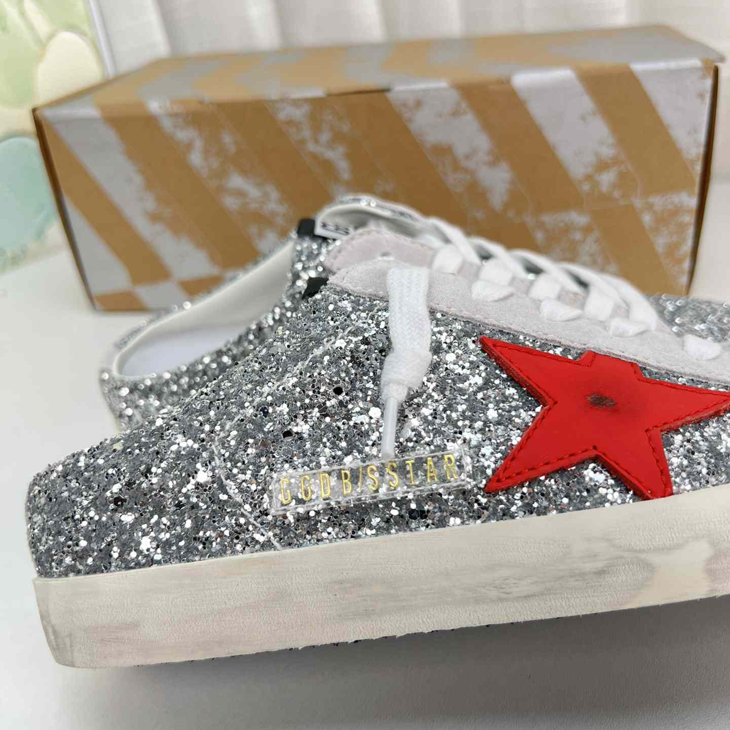 Golden Goose Super-Star Sabots In Silver Glitter With Red Leather Star - DesignerGu