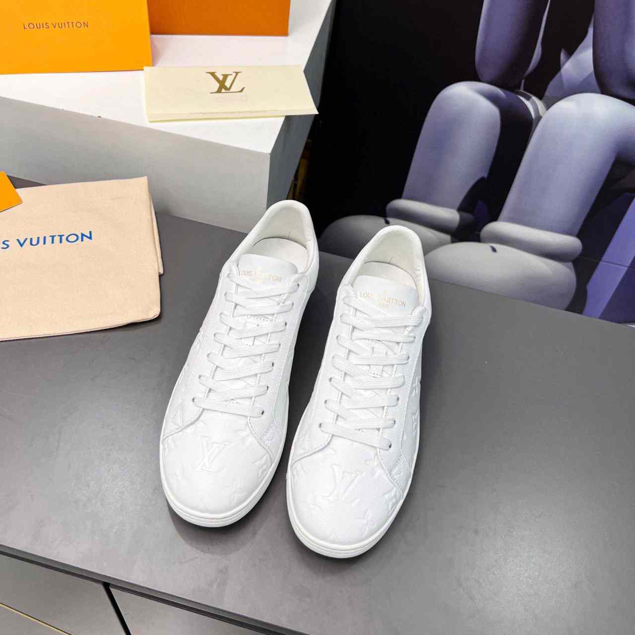 Louis Vuitton Luxembourg Sneaker    1A8QER - DesignerGu