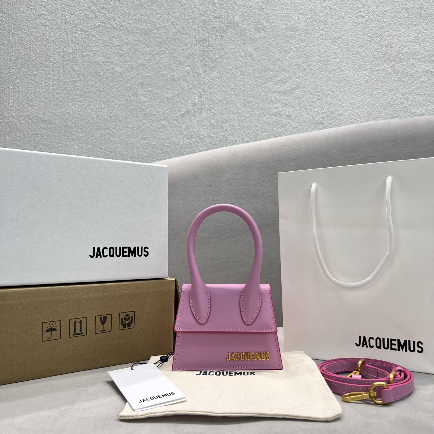 Jacquemus Le Chiquito Signature Mini Handbag(12-8-5cm) - DesignerGu