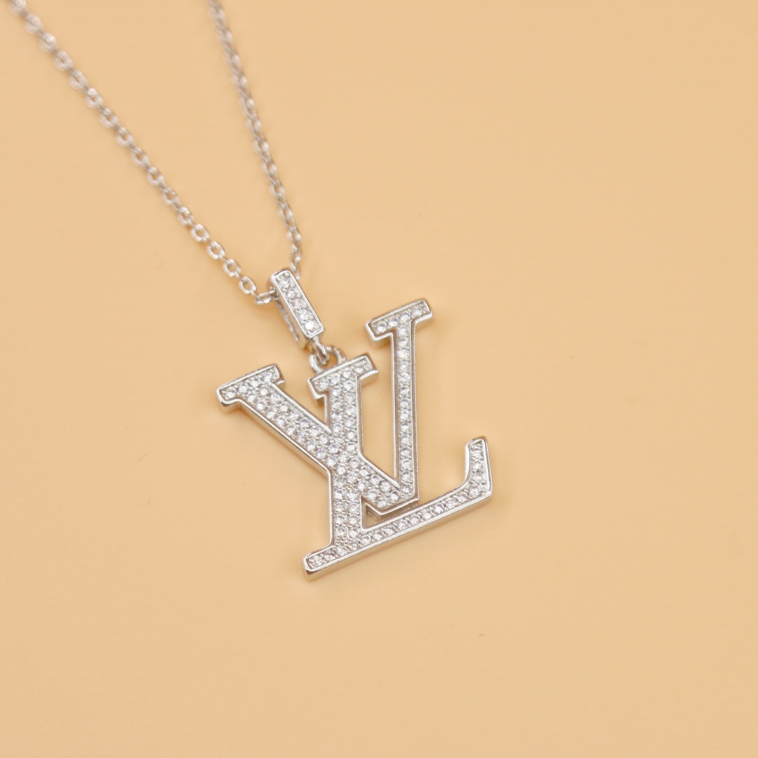 Louis Vuitton LV Idylle Blossom Large Pendant, White Gold And Diamonds      Q93821 - DesignerGu