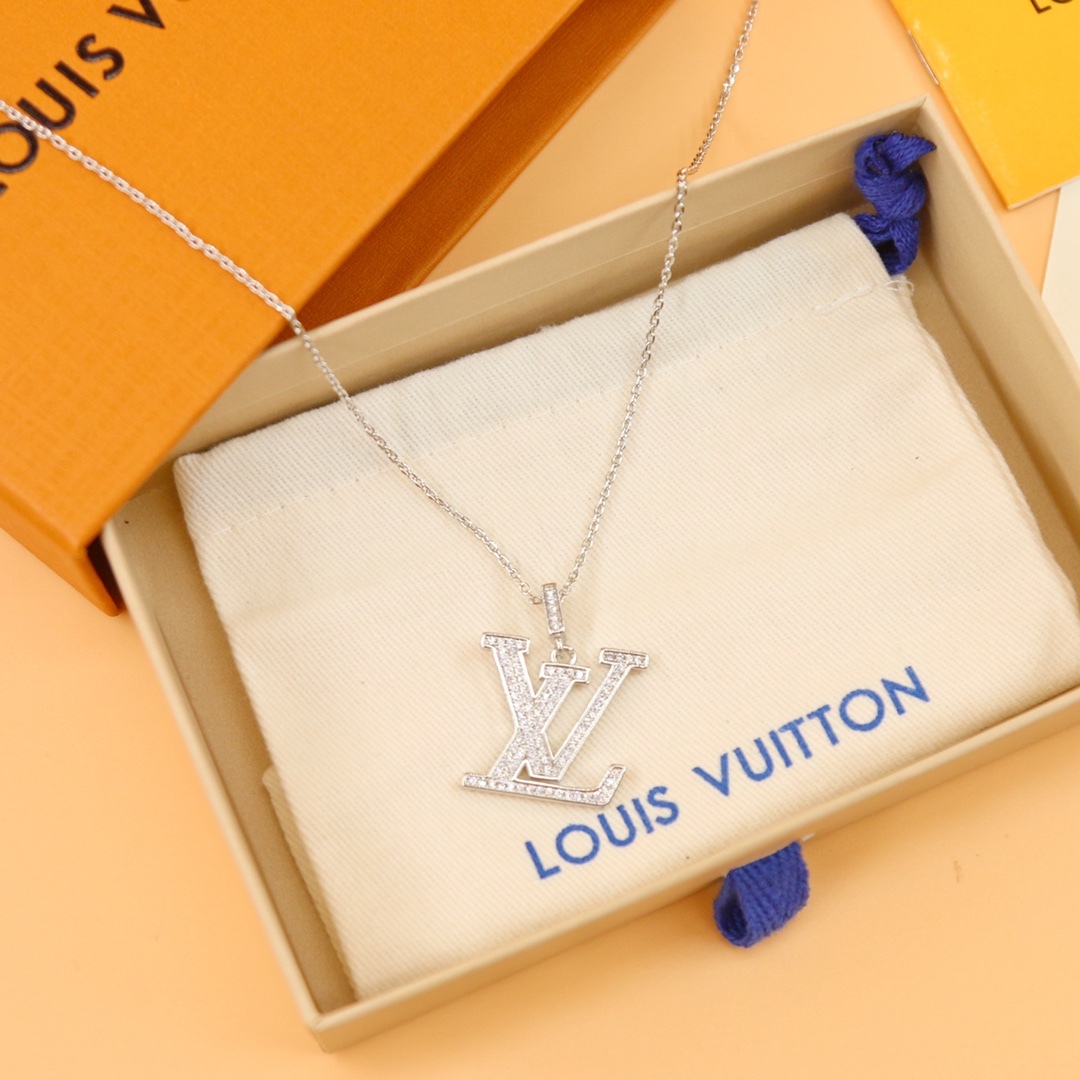 Louis Vuitton LV Idylle Blossom Large Pendant, White Gold And Diamonds      Q93821 - DesignerGu