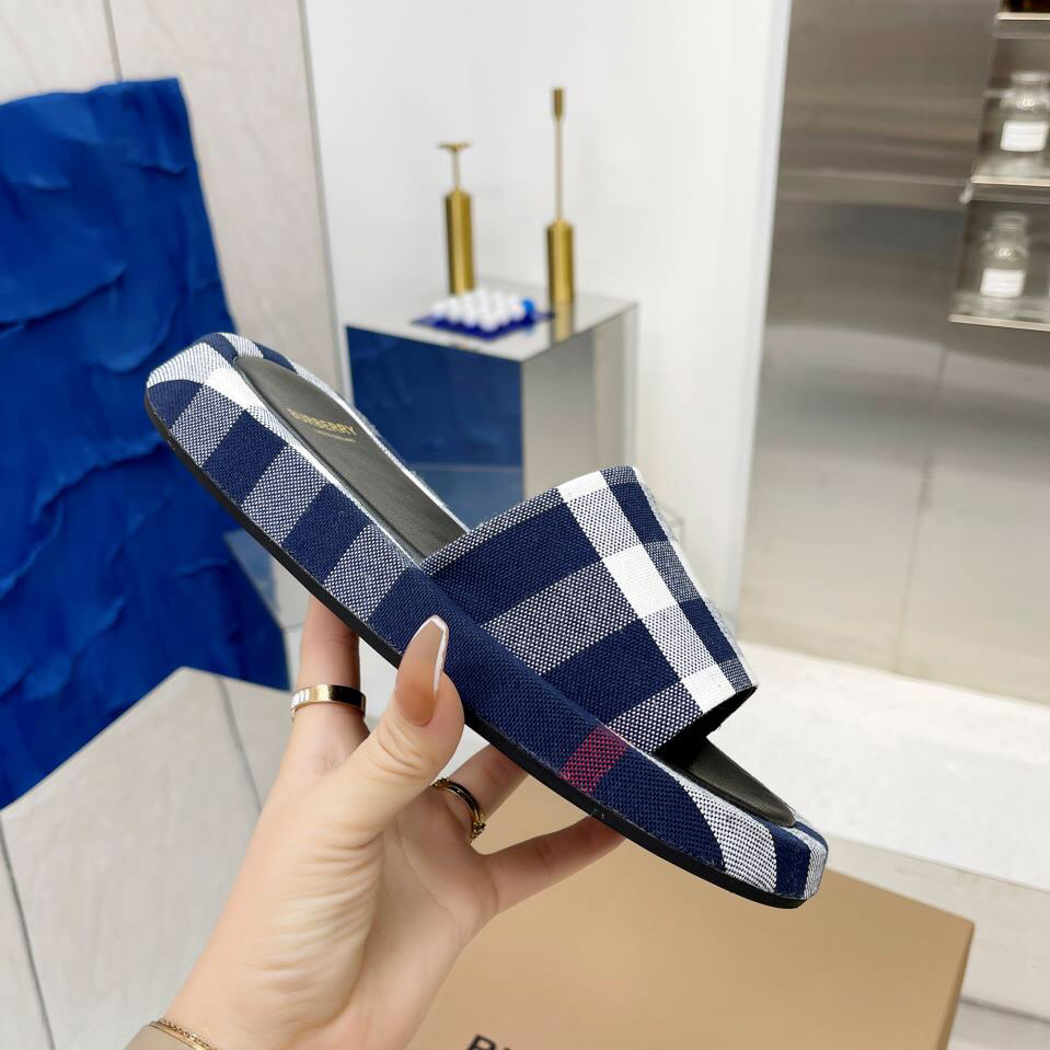 Burberry Check Cotton Slides - DesignerGu