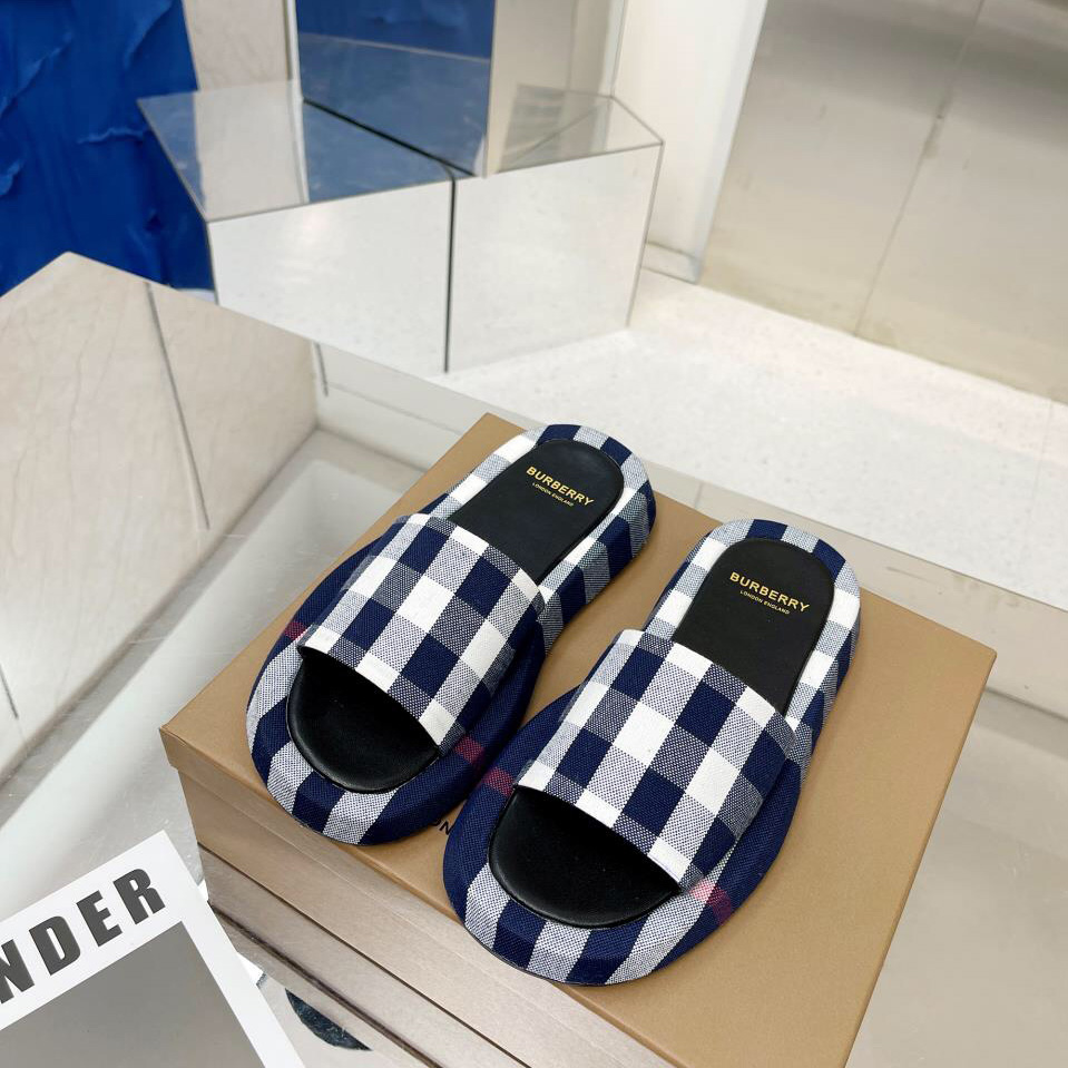 Burberry Check Cotton Slides - DesignerGu