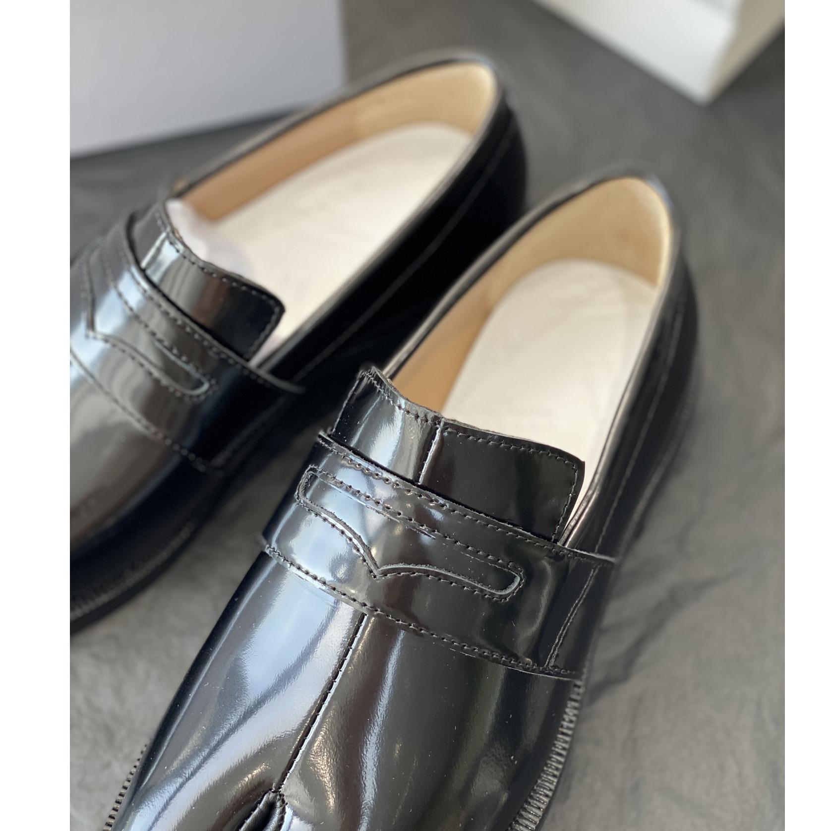 Maison Margiela Tabi Leather Loafers - DesignerGu