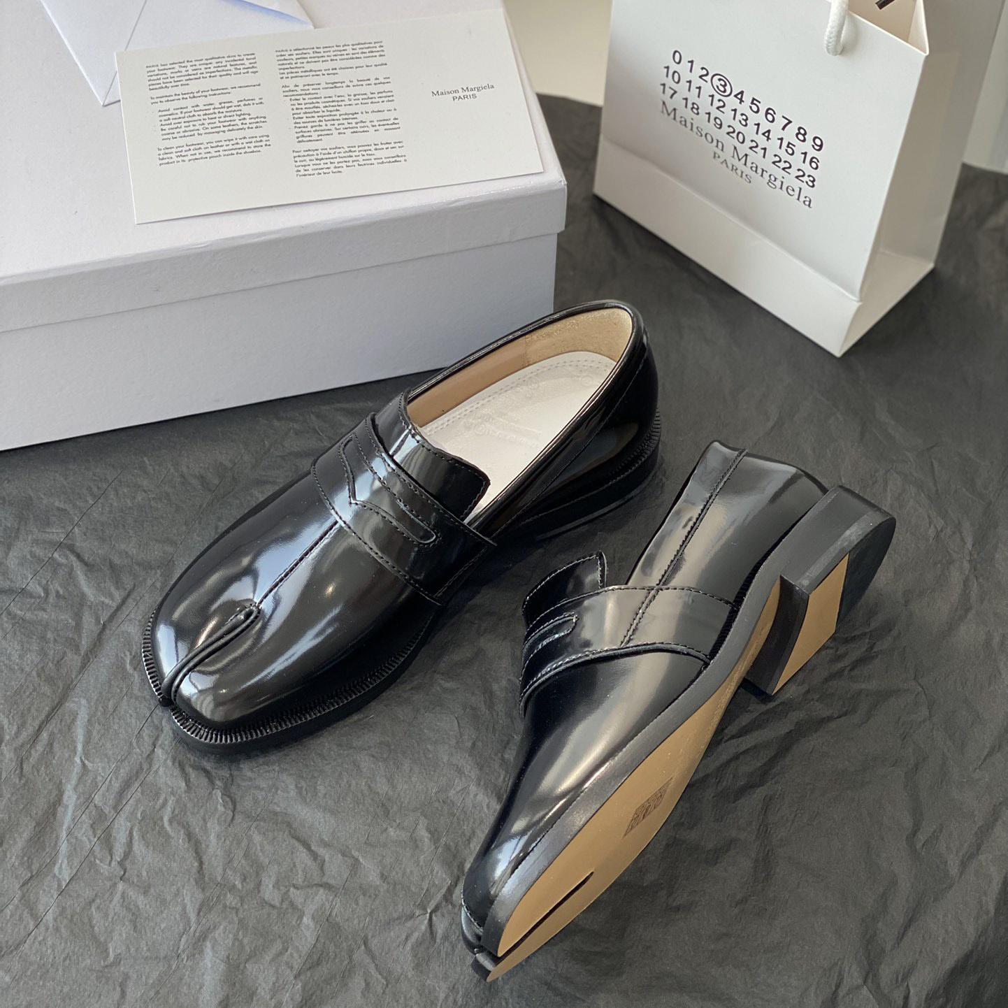 Maison Margiela Tabi Leather Loafers - DesignerGu