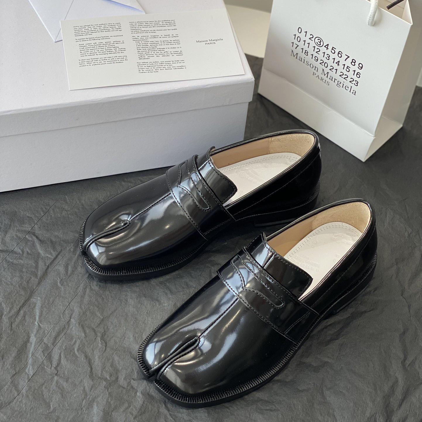 Maison Margiela Tabi Leather Loafers - DesignerGu