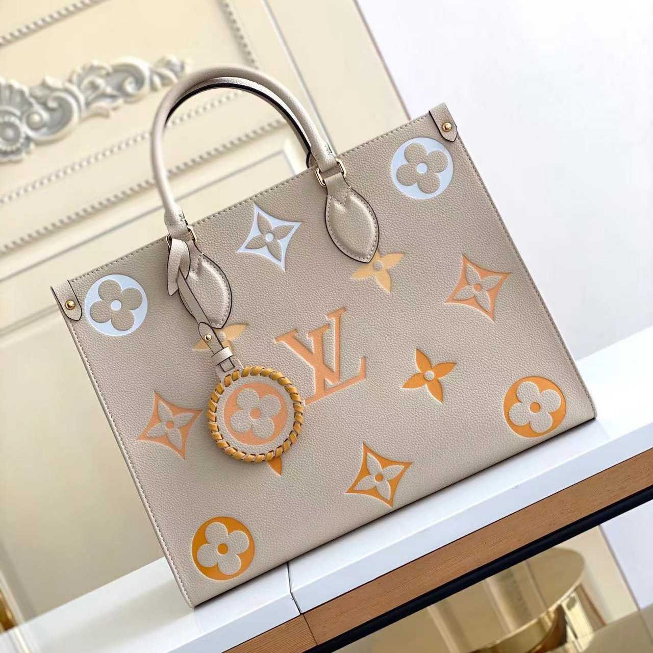 Louis Vuitton OnTheGo MM Tote Bag(35-27-14CM) - DesignerGu