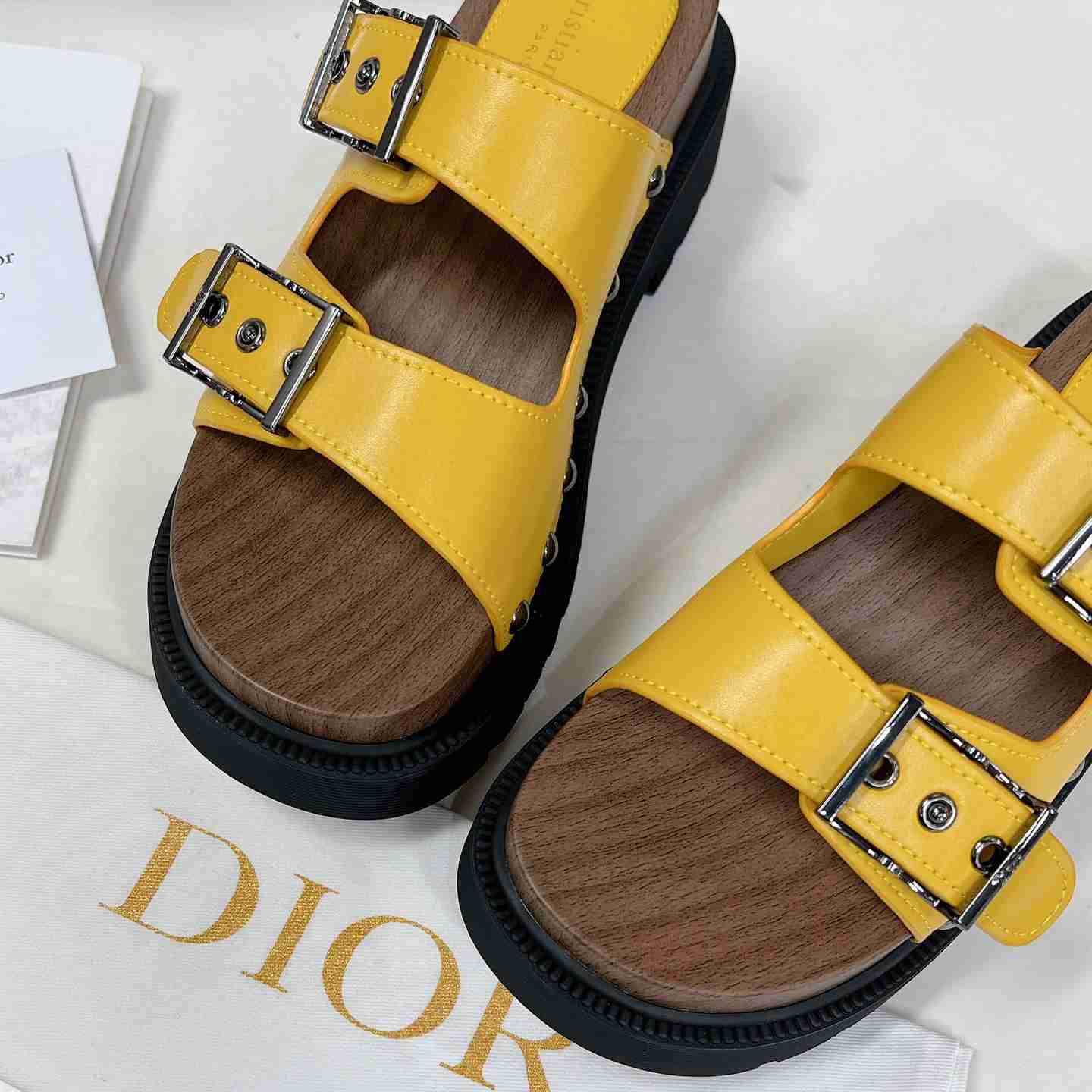 Dior Diorquake Strap Sandal - DesignerGu