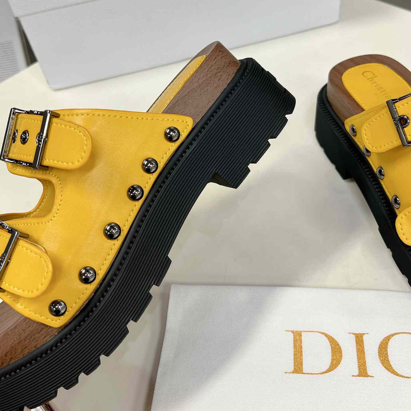 Dior Diorquake Strap Sandal - DesignerGu