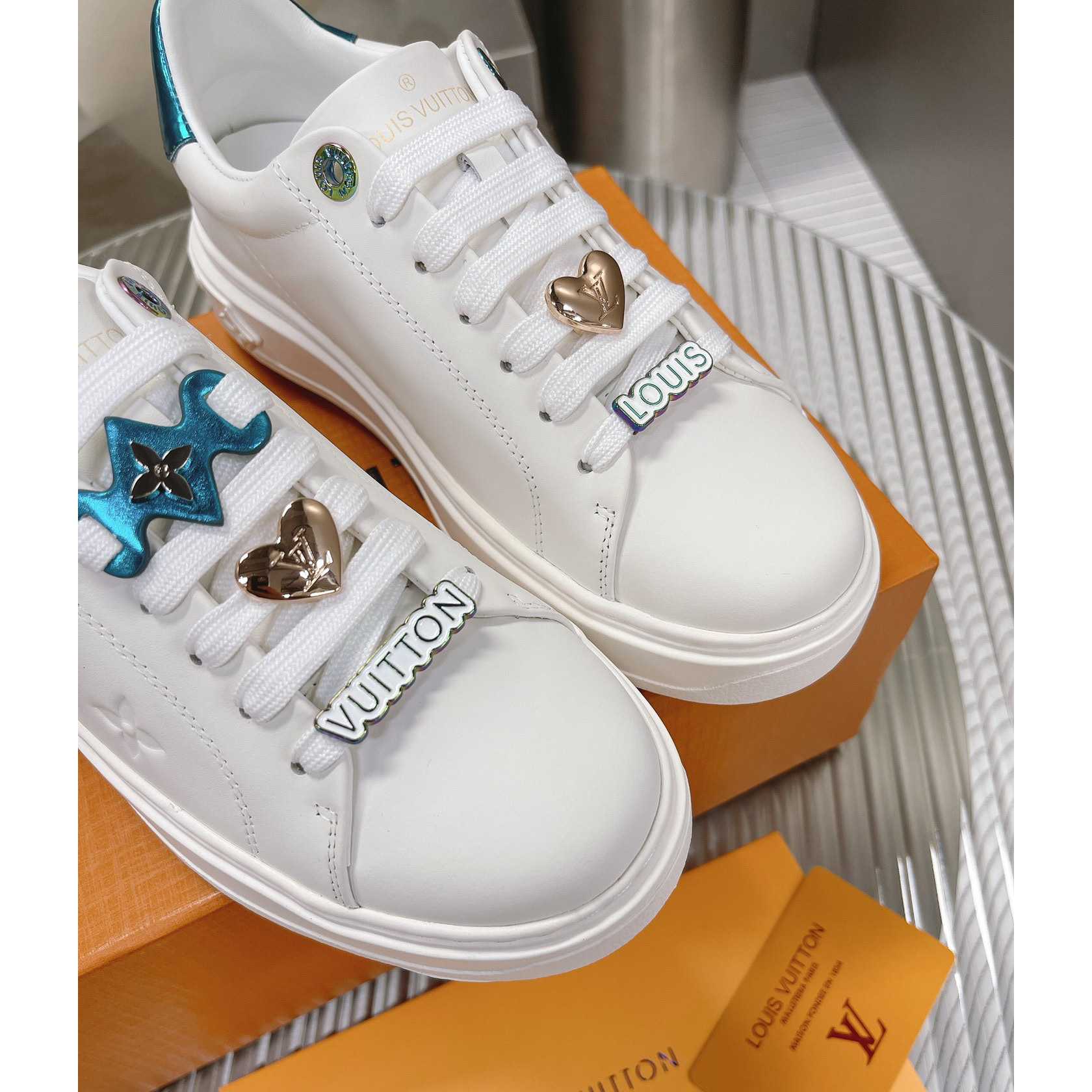 Louis Vuitton Time Out Sneaker    1AADNS - DesignerGu