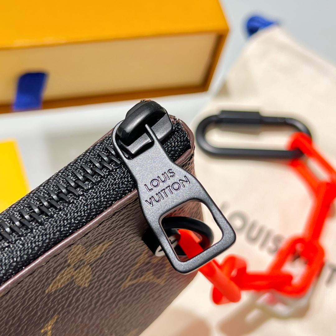 Louis Vuitton Key Pouch - DesignerGu