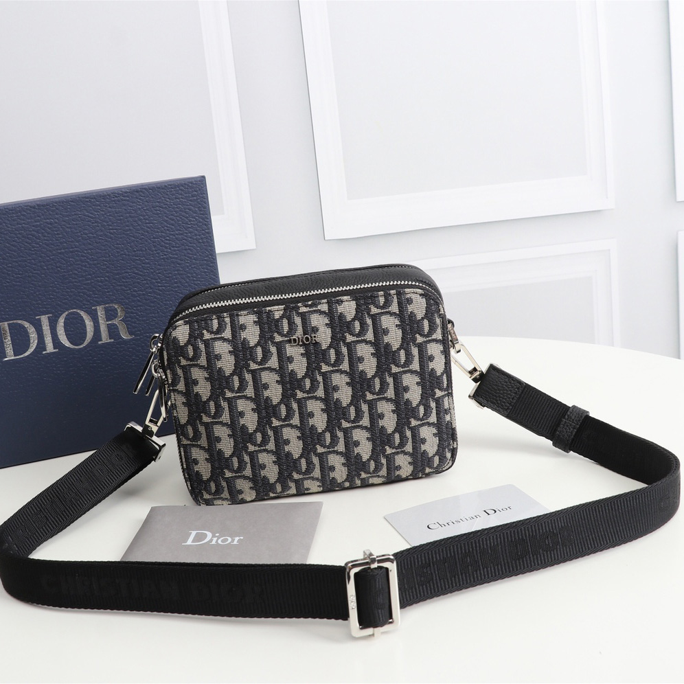 Dior Pouch With Shoulder Strap (17-12.5-5cm) - DesignerGu