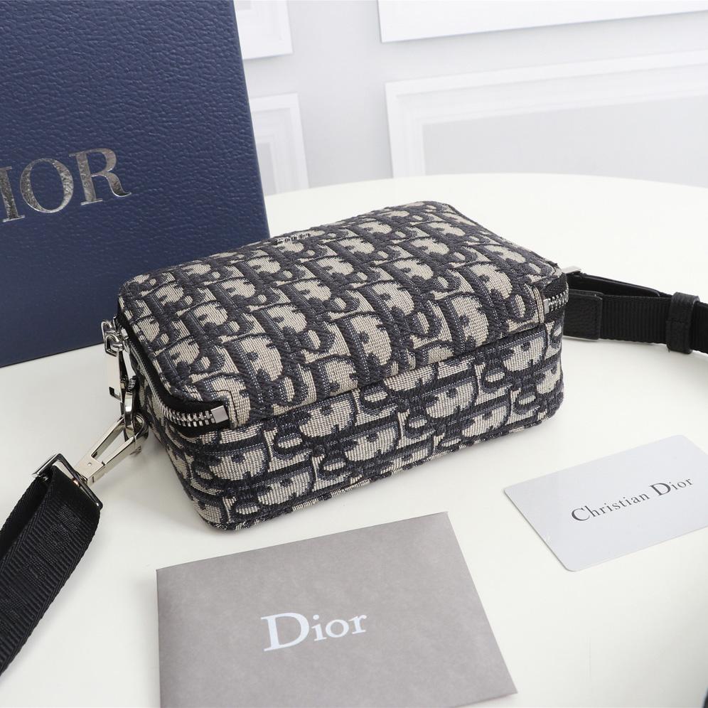 Dior Pouch With Shoulder Strap (17-12.5-5cm) - DesignerGu