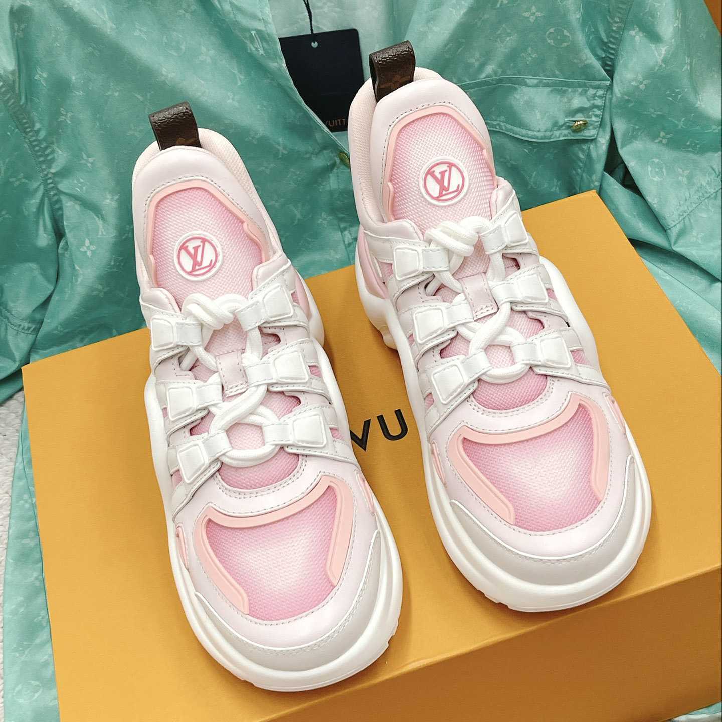 Louis Vuitton LV Archlight Sneaker      - DesignerGu