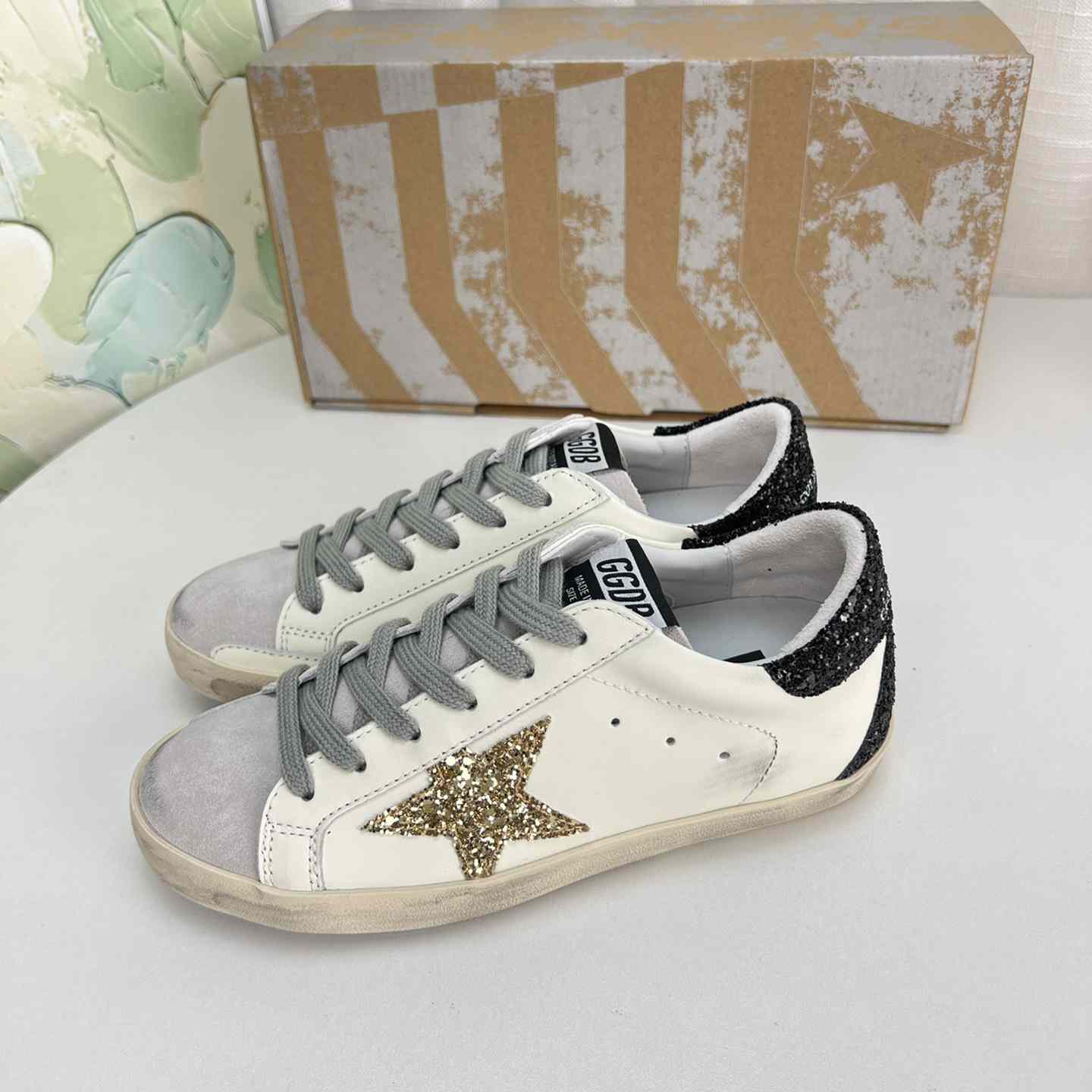 Golden Goose Super-Star Sneakers - DesignerGu