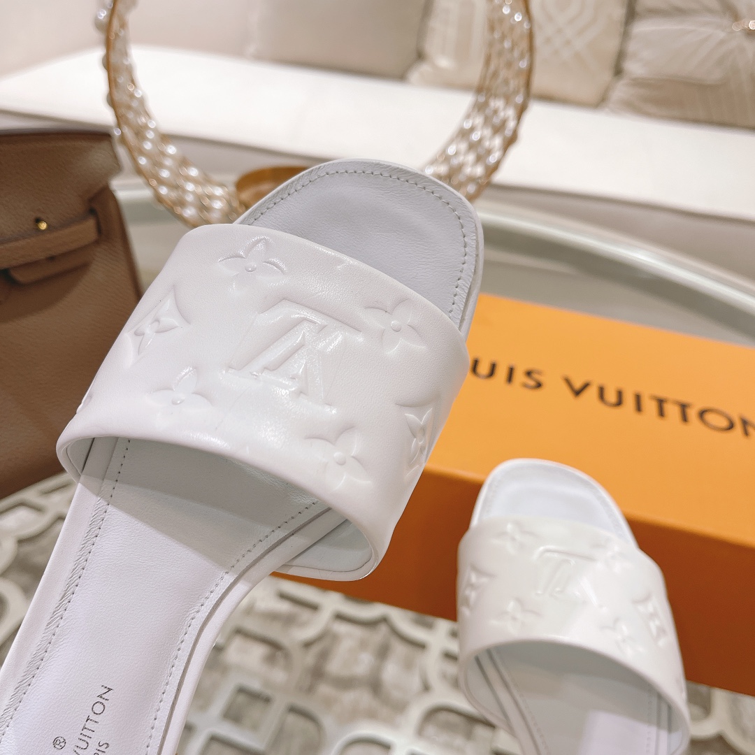 Louis Vuitton Revival Flat Mule     1A9P3T - DesignerGu