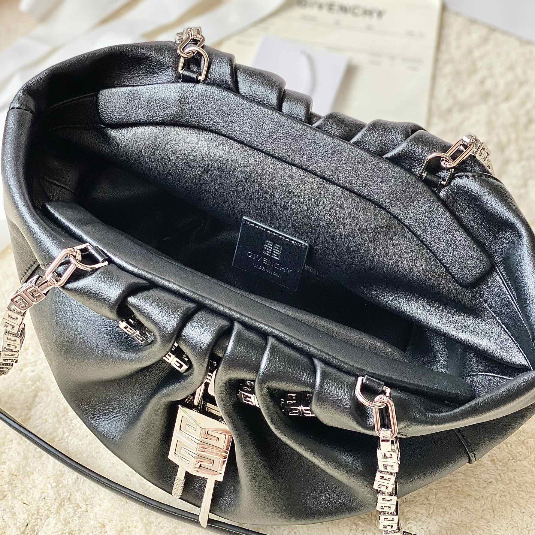 Givenchy Small Kenny Bag In Smooth Leather - Black(32-22-17cm) - DesignerGu