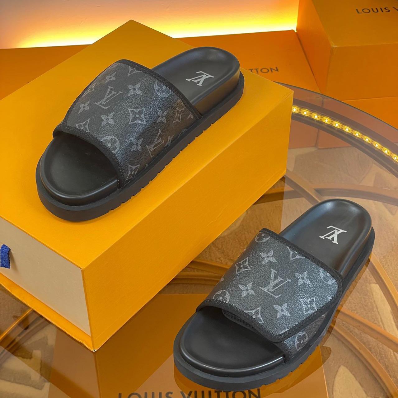 Louis Vuitton Miami Mule         1A9Z60 - DesignerGu