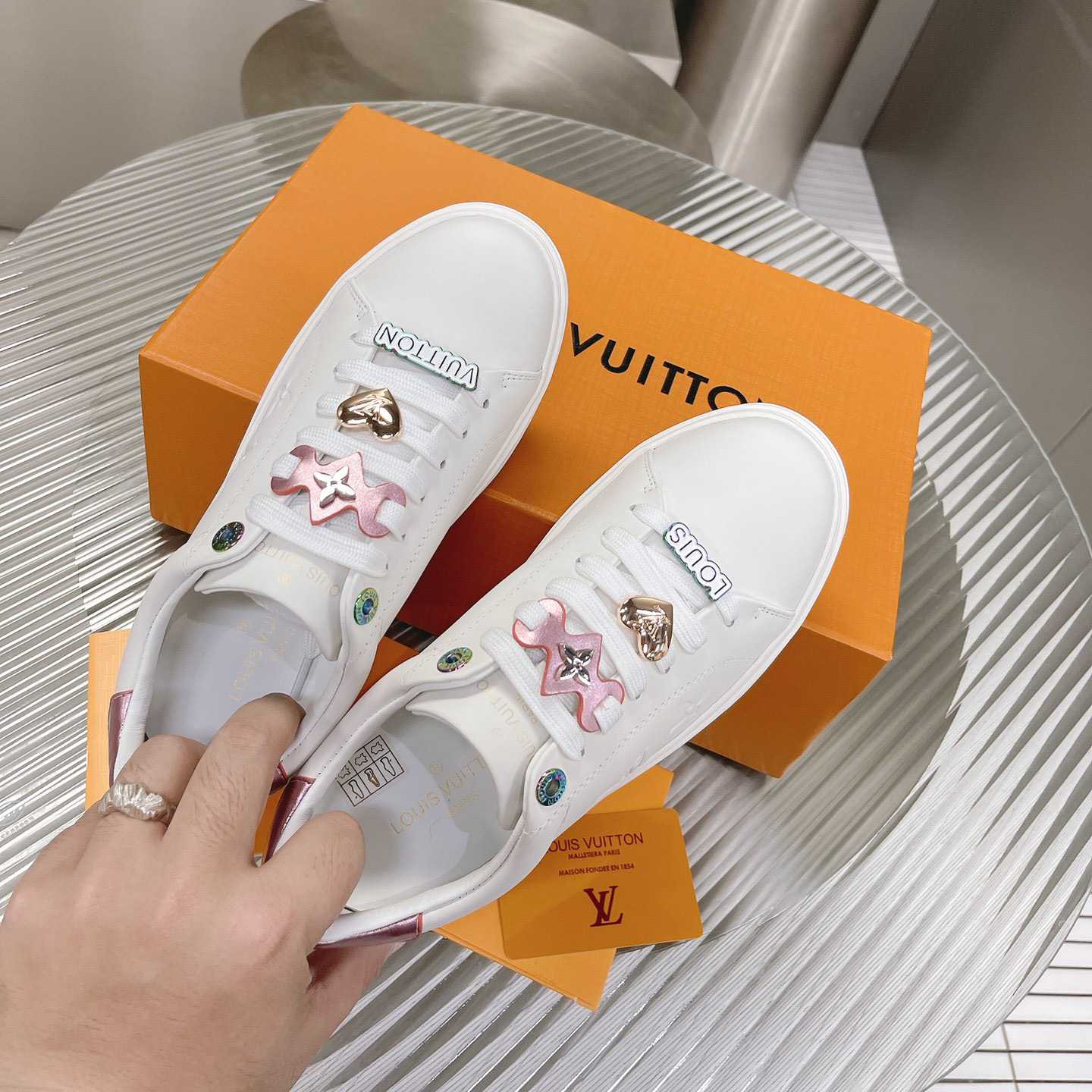 Louis Vuitton Time Out Sneaker    1AADNC - DesignerGu