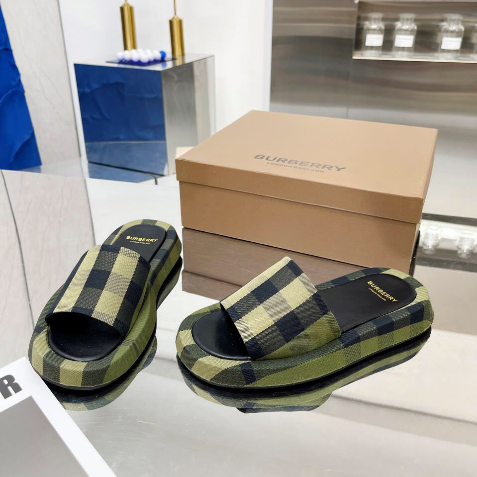 Burberry Check Cotton Slides - DesignerGu