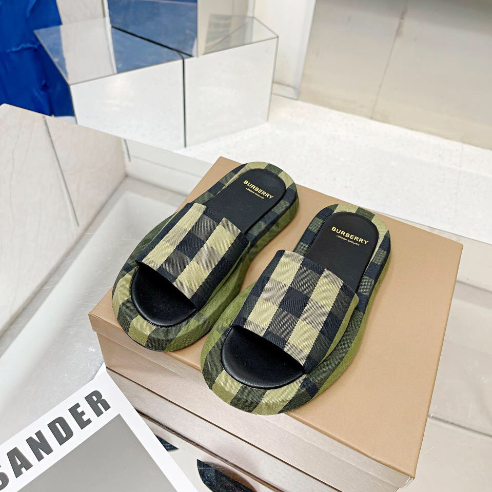 Burberry Check Cotton Slides - DesignerGu