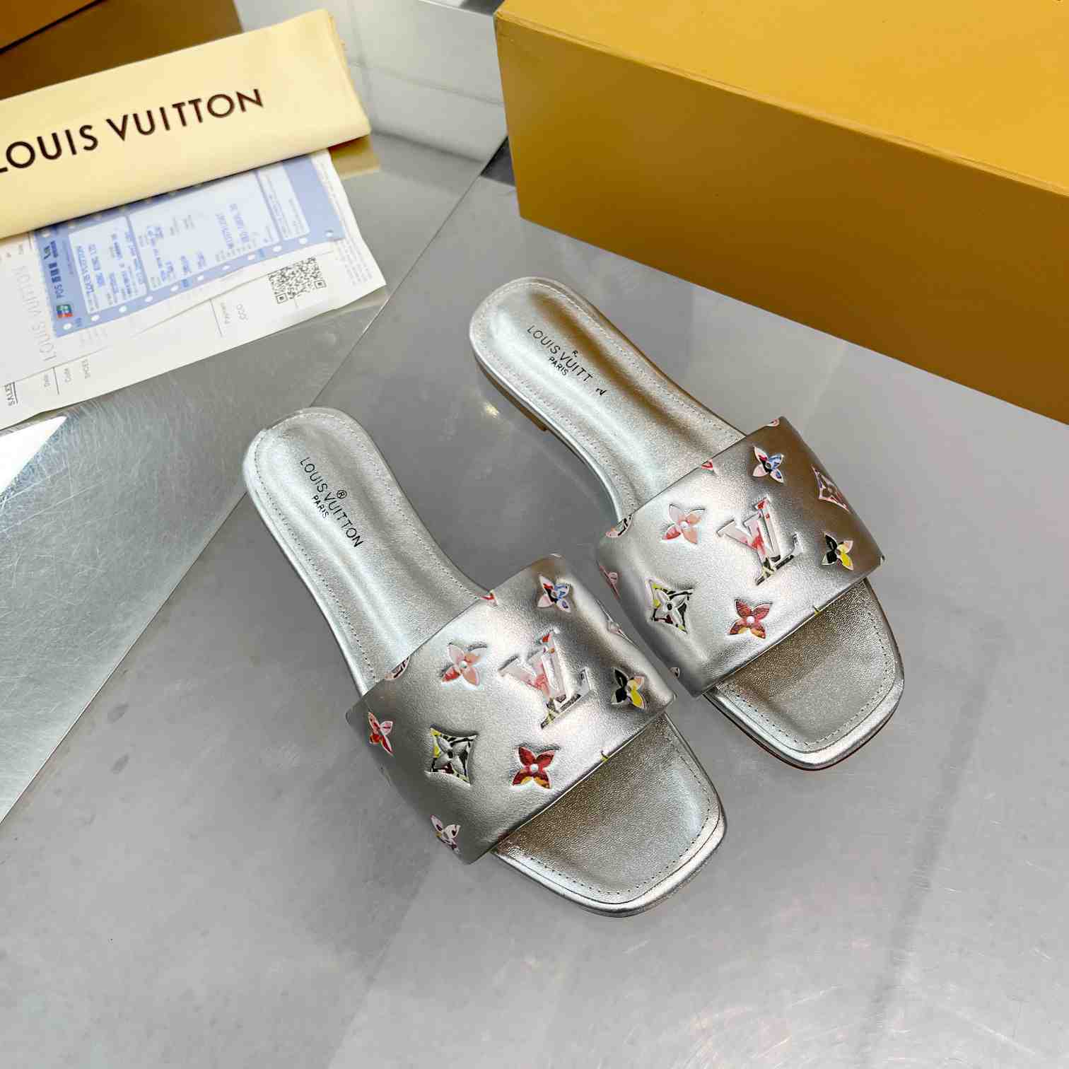 Louis Vuitton Revival Flat Mule     1AAOVA - DesignerGu