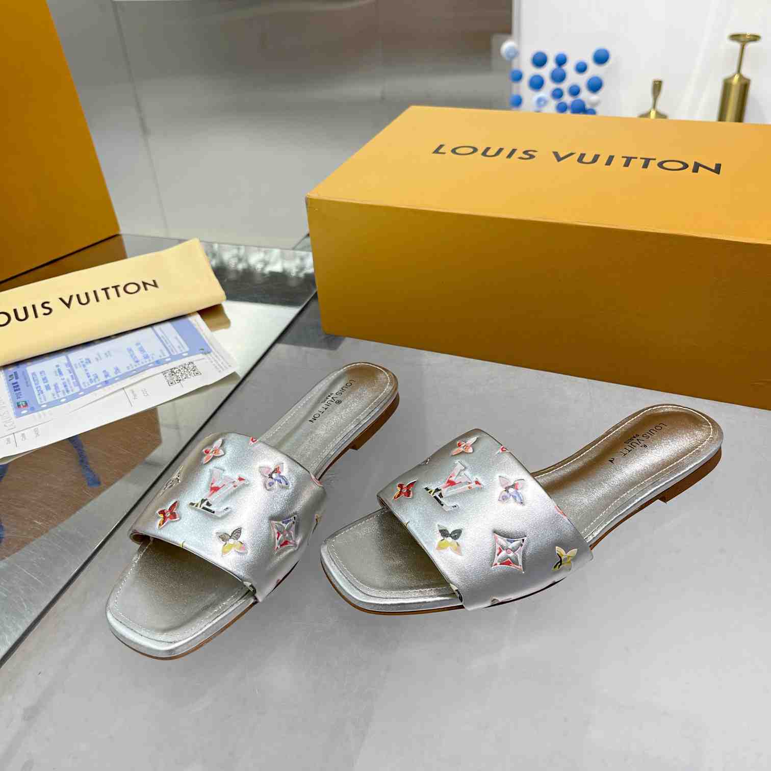 Louis Vuitton Revival Flat Mule     1AAOVA - DesignerGu